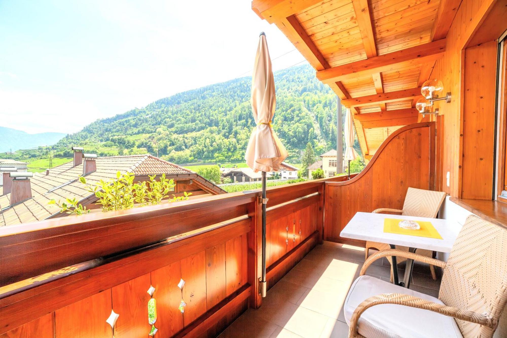 Appartementhaus Tratter Algund Buitenkant foto